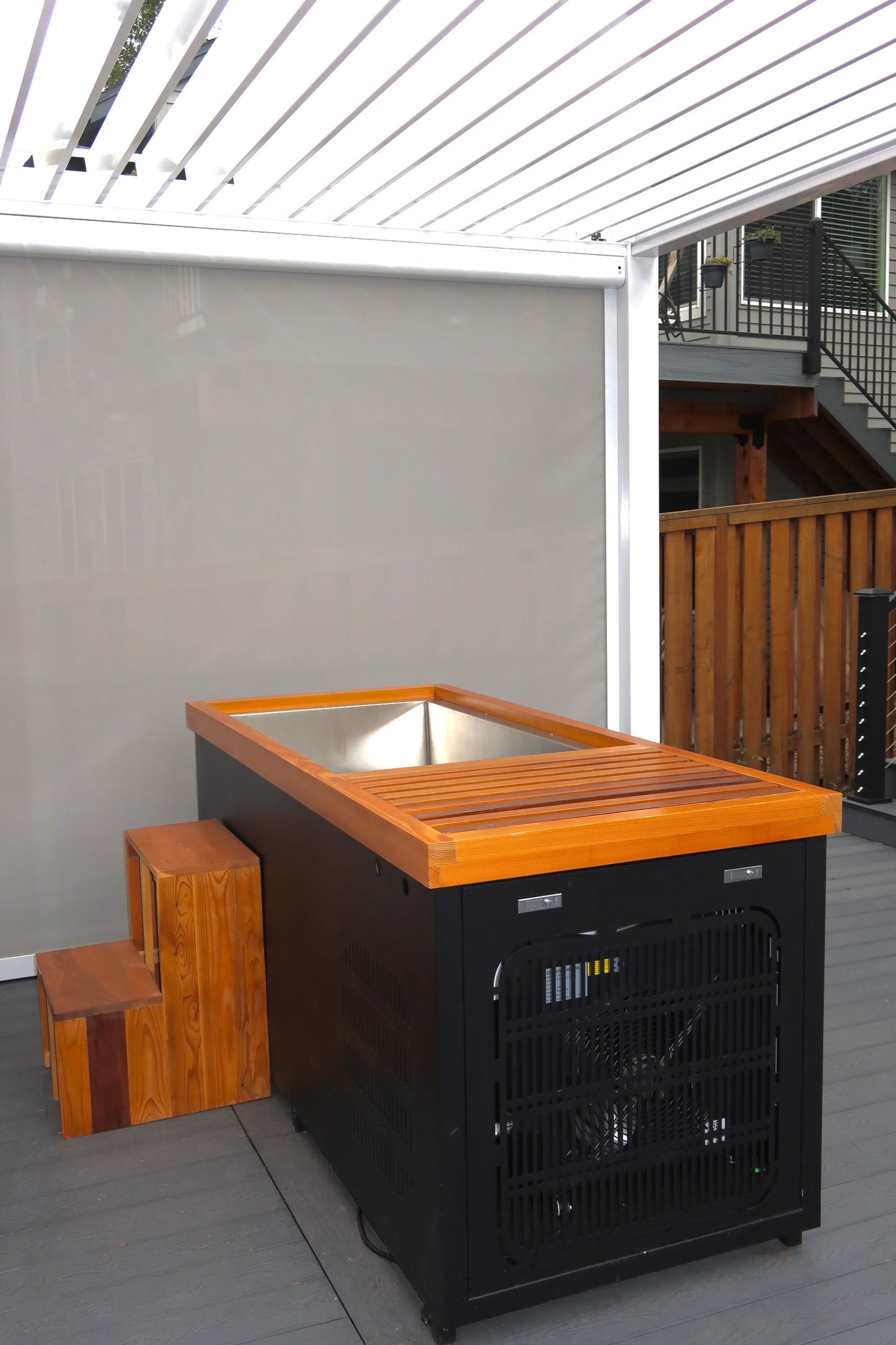 Elite Cold Plunge - Luxury Composite Wood Ice Bath with High-Performance Cooling System